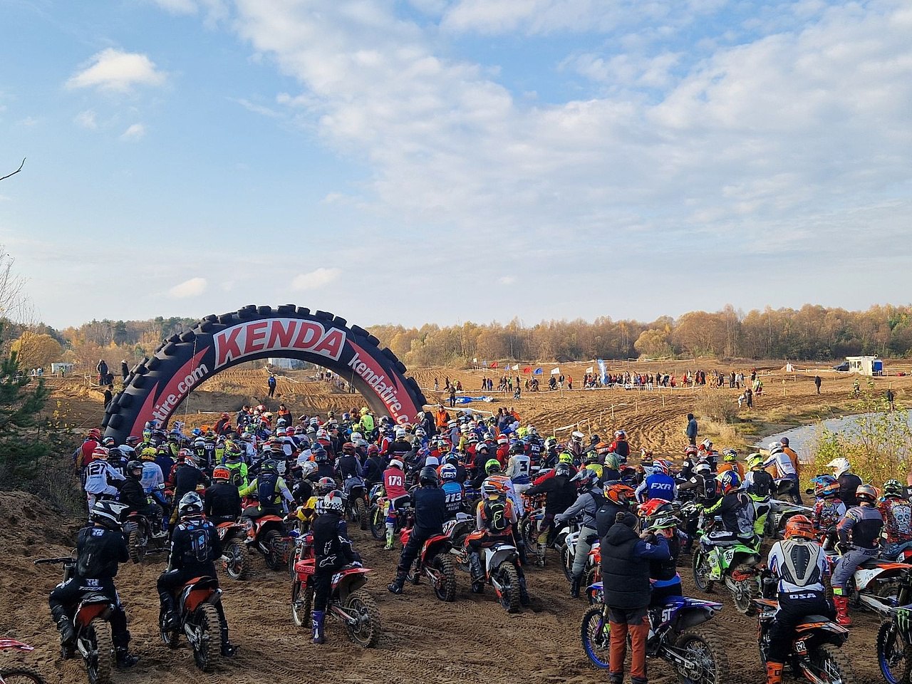 В Серпухове на трассе "Остров "Русский" прошла одна из самых многочисленных мотогонок России